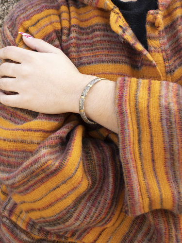 Finite gold bracelet