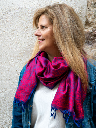 Silk thread scarf
