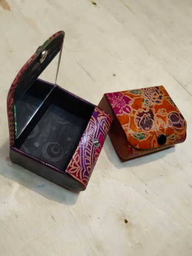 Cajita engraved with mirror
