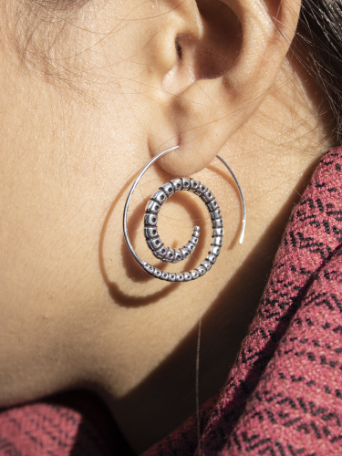 Glass spiral earring