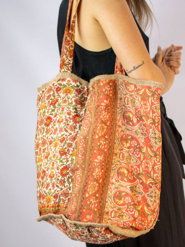 Kamuk Saree Bag